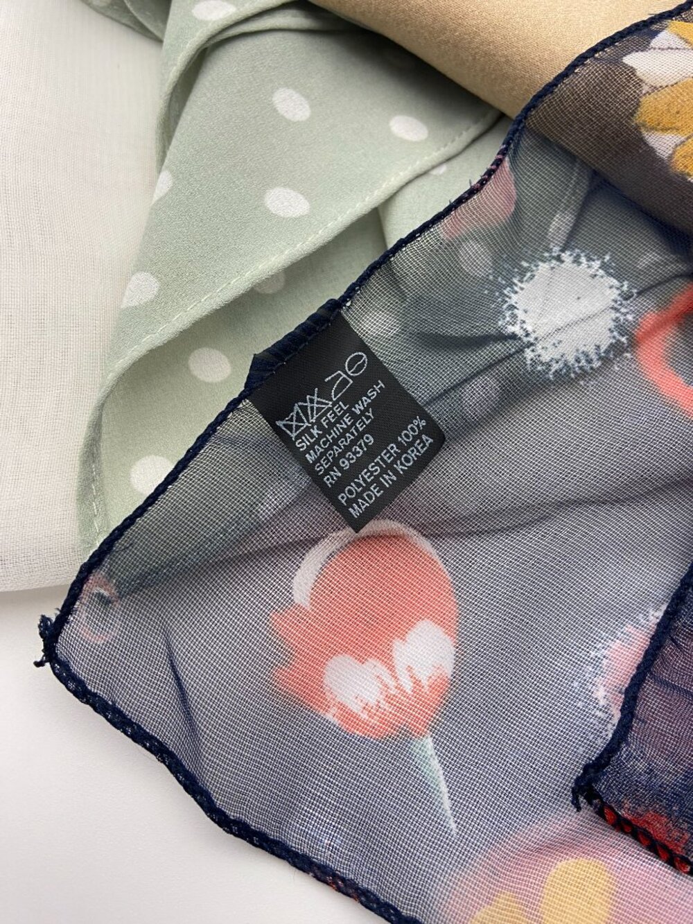 5 Vintage Scarves Lot#3 Different Colors and Sizes Some with Tags 60's to 90's - Picture 7 of 11